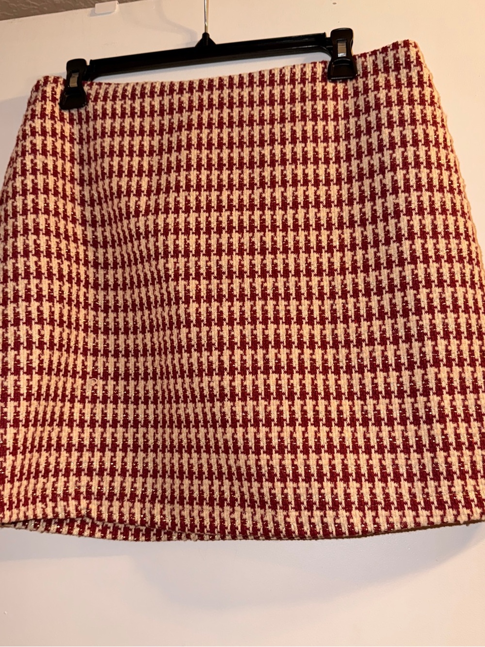 WD.NY Women's Red and Cream Houndstooth Mini Skirt